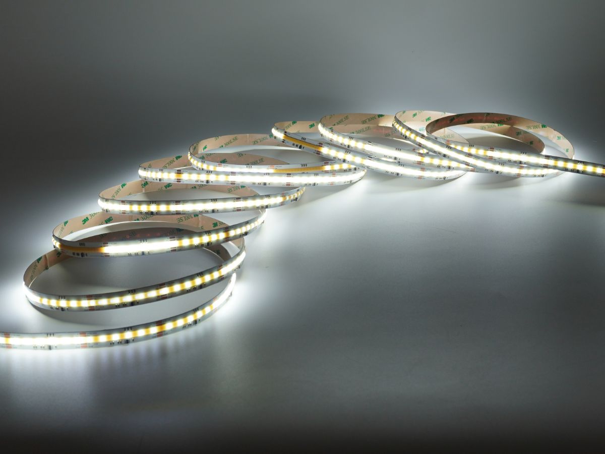 Running Water แสงวิ่งต่อเนื่อง